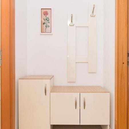 Lana Apartment Punat Exterior photo